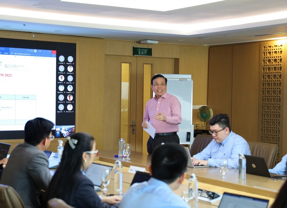 Chủ tịch HĐQT Phan Văn Quý tổng kết cuộc họp